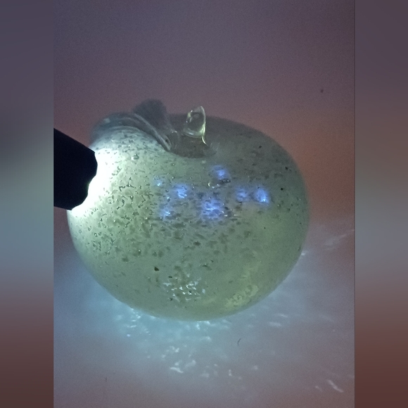 Glass Apple Large Gray Glass Apple Clear Silver with glowing sparkles - Picture 4 of 8
